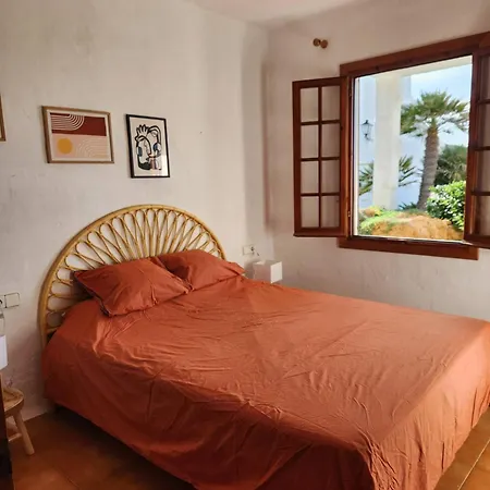 Pour 2 Personnes - Vue Pl Fornells (Menorca)